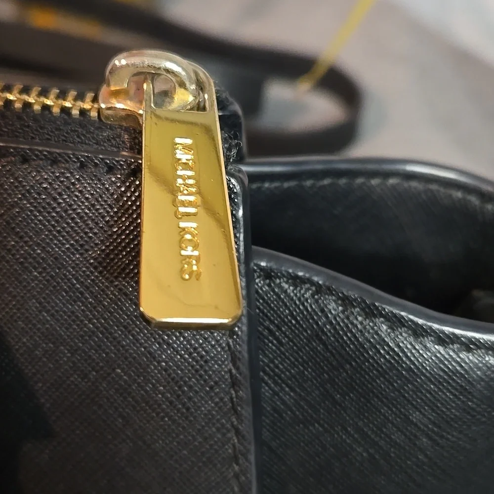 Michael Kors Hudson Satchel In Saffiano Leather